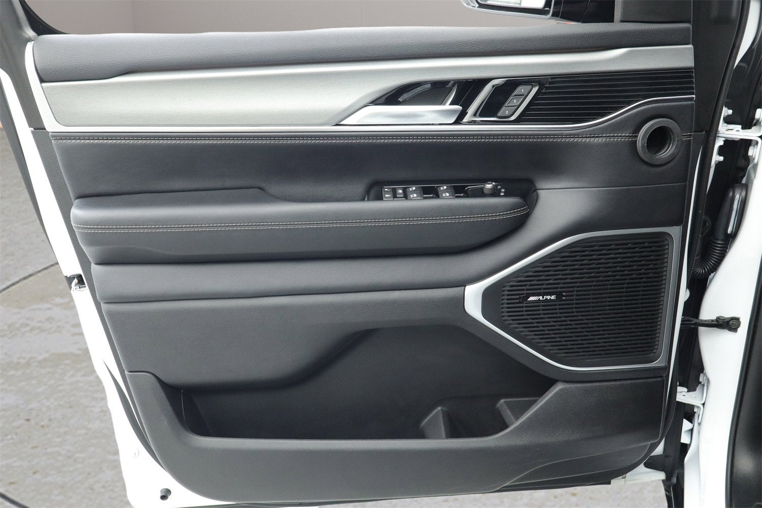 2023 Jeep Wagoneer Series II Carbide 4x4