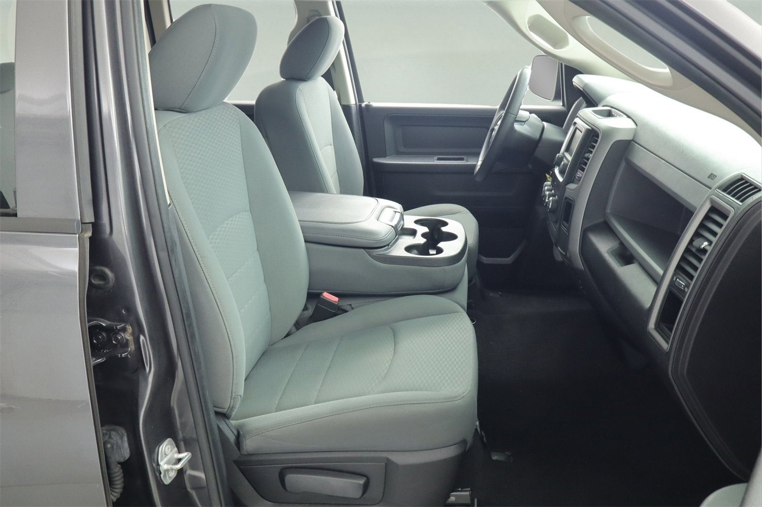 2017 RAM 1500 Express Quad Cab 4x4 6'4" Box