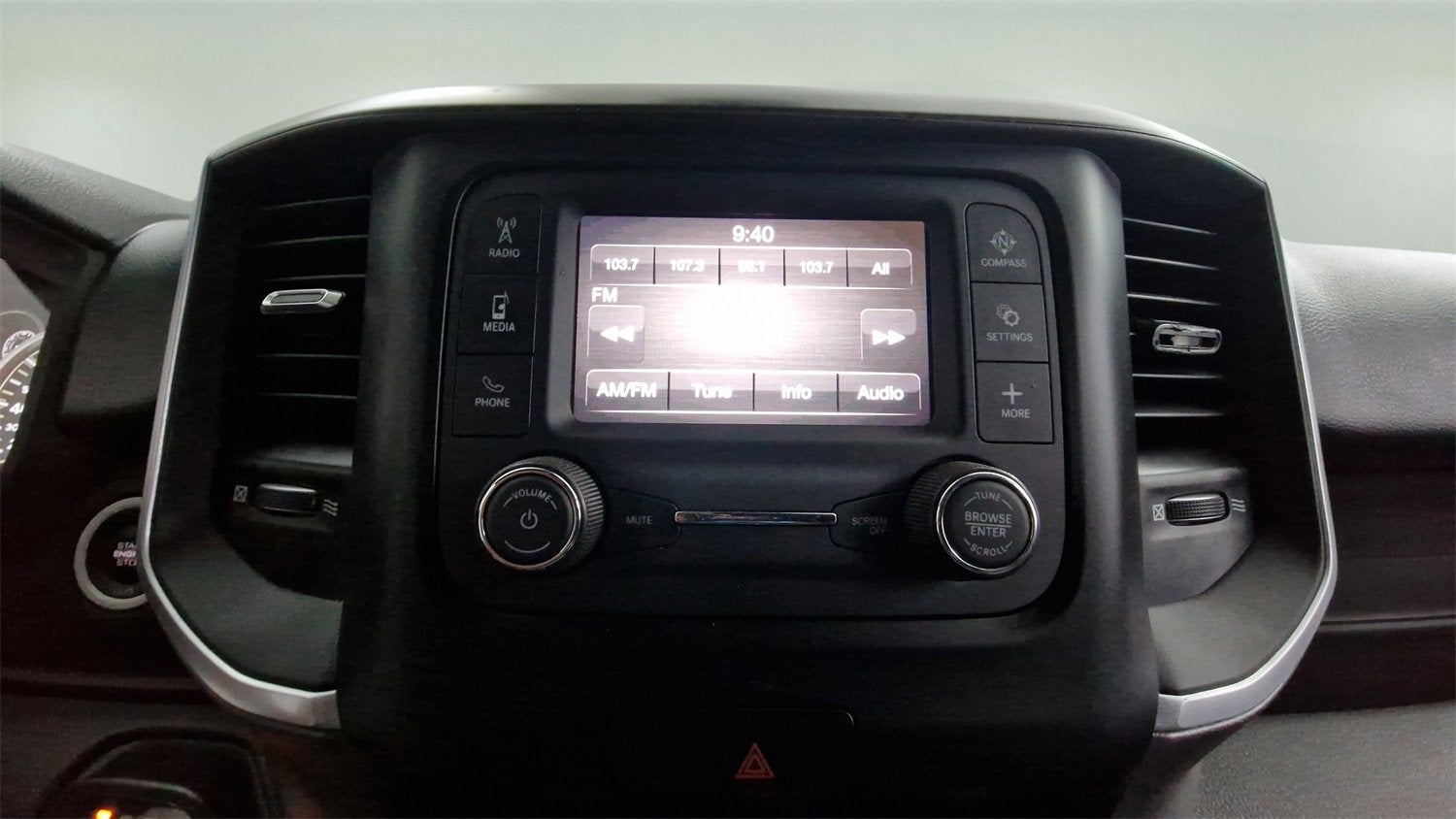 2021 RAM 1500 Big Horn Crew Cab 4x4 5'7" Box