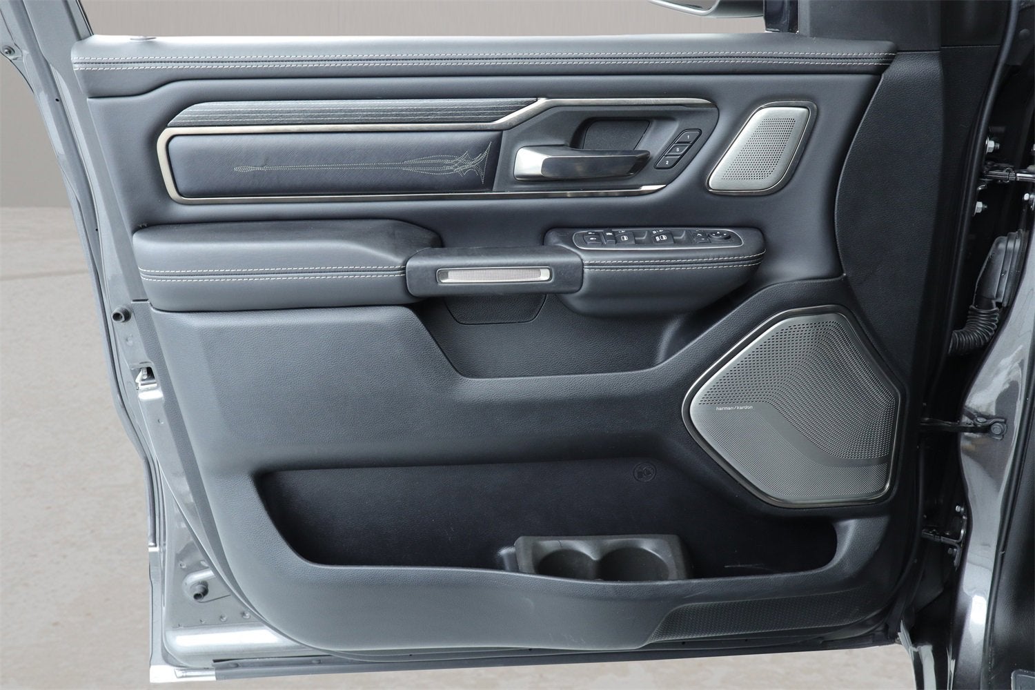 2021 RAM 1500 Limited Crew Cab 4x4 5'7" Box