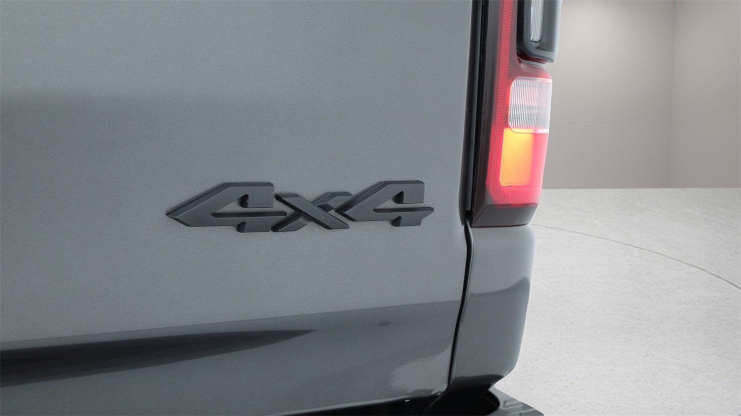 2021 RAM 1500 Limited Crew Cab 4x4 5'7" Box