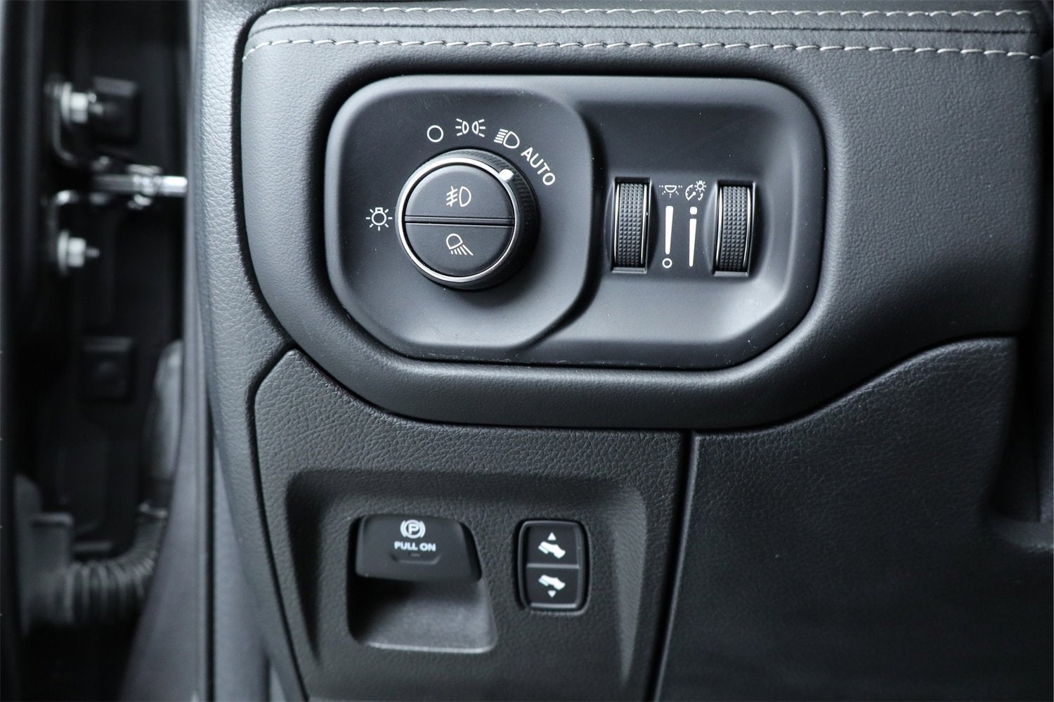 2021 RAM 1500 Limited Crew Cab 4x4 5'7" Box