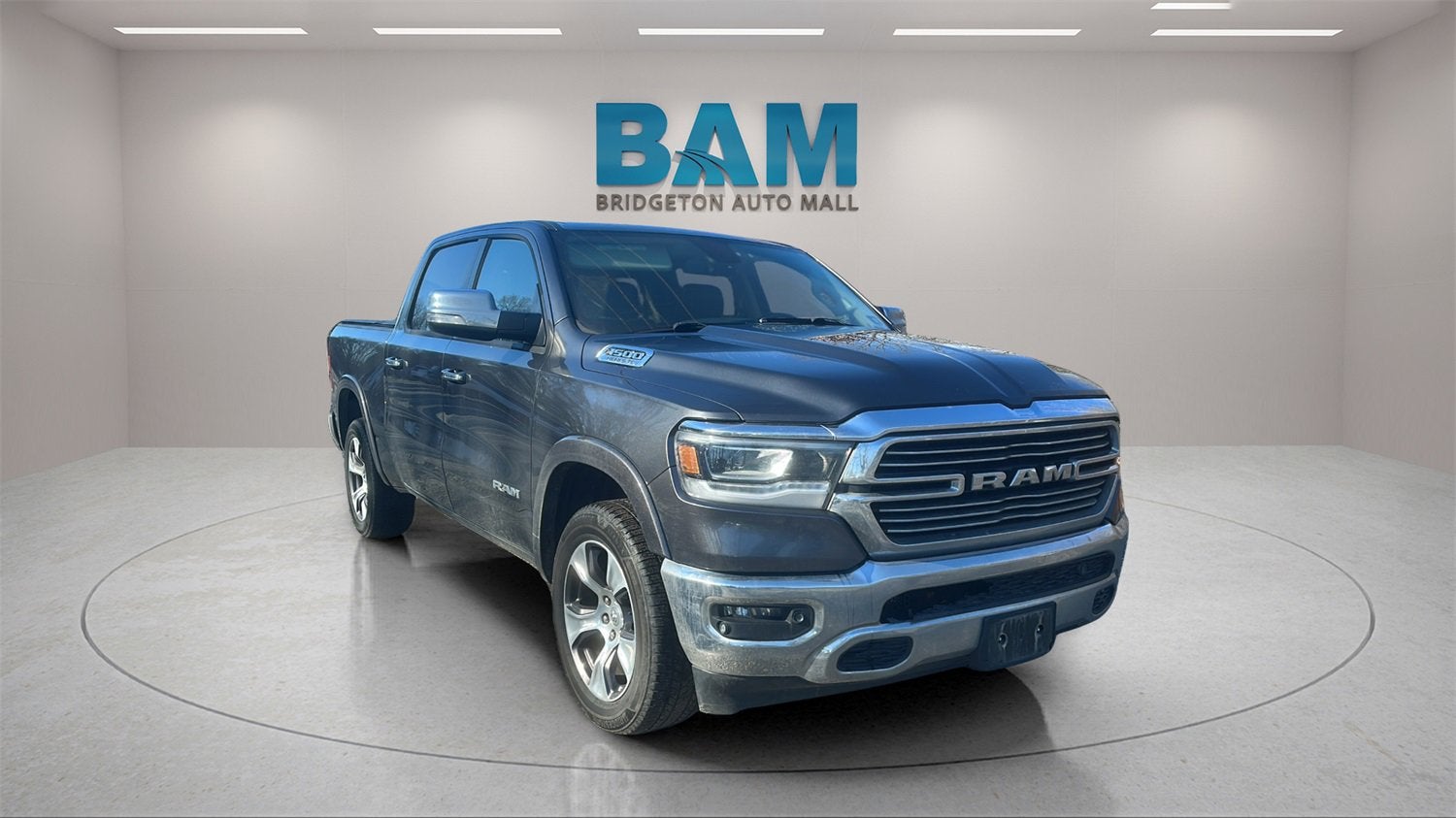 2019 RAM 1500 Laramie Crew Cab 4x4 5'7" Box