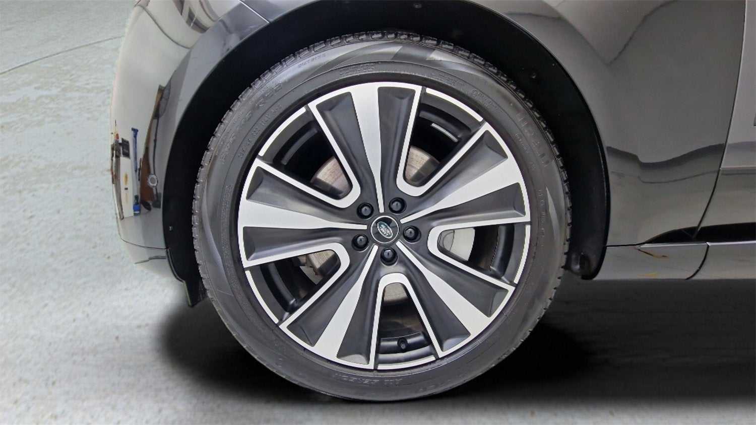 2025 Land Rover Range Rover P550e SE