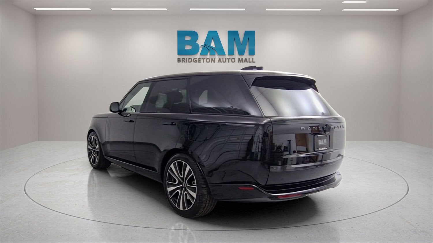 2025 Land Rover Range Rover P550e SE
