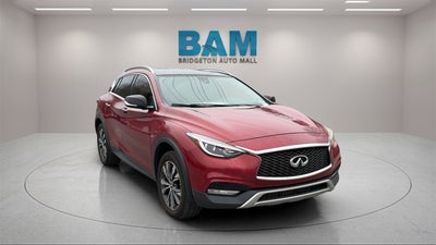 2017 INFINITI QX30 Premium
