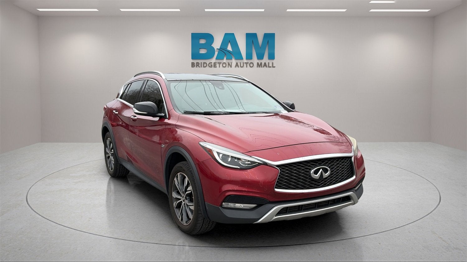 2017 INFINITI QX30 Premium