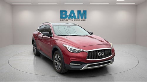 2017 INFINITI QX30 Premium