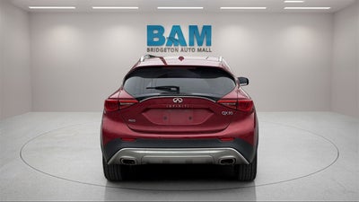 2017 INFINITI QX30 Premium