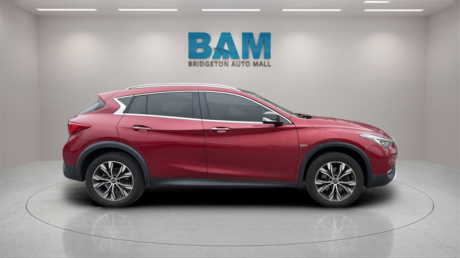 2017 INFINITI QX30 Premium