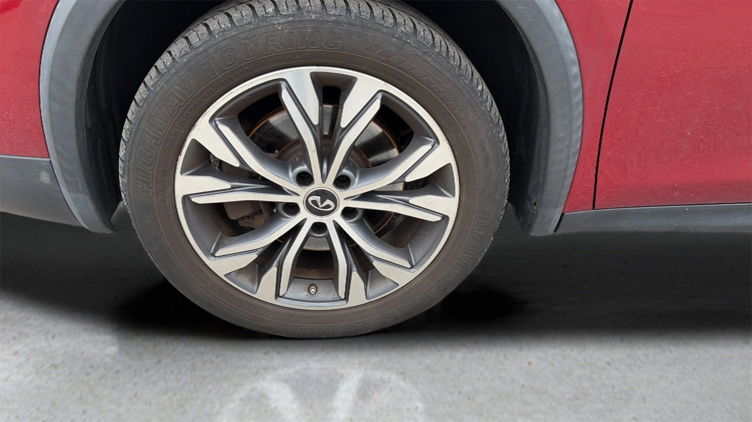 2017 INFINITI QX30 Premium