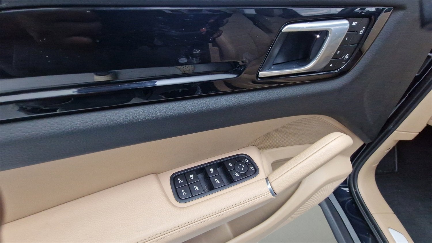 2023 Porsche Cayenne NA